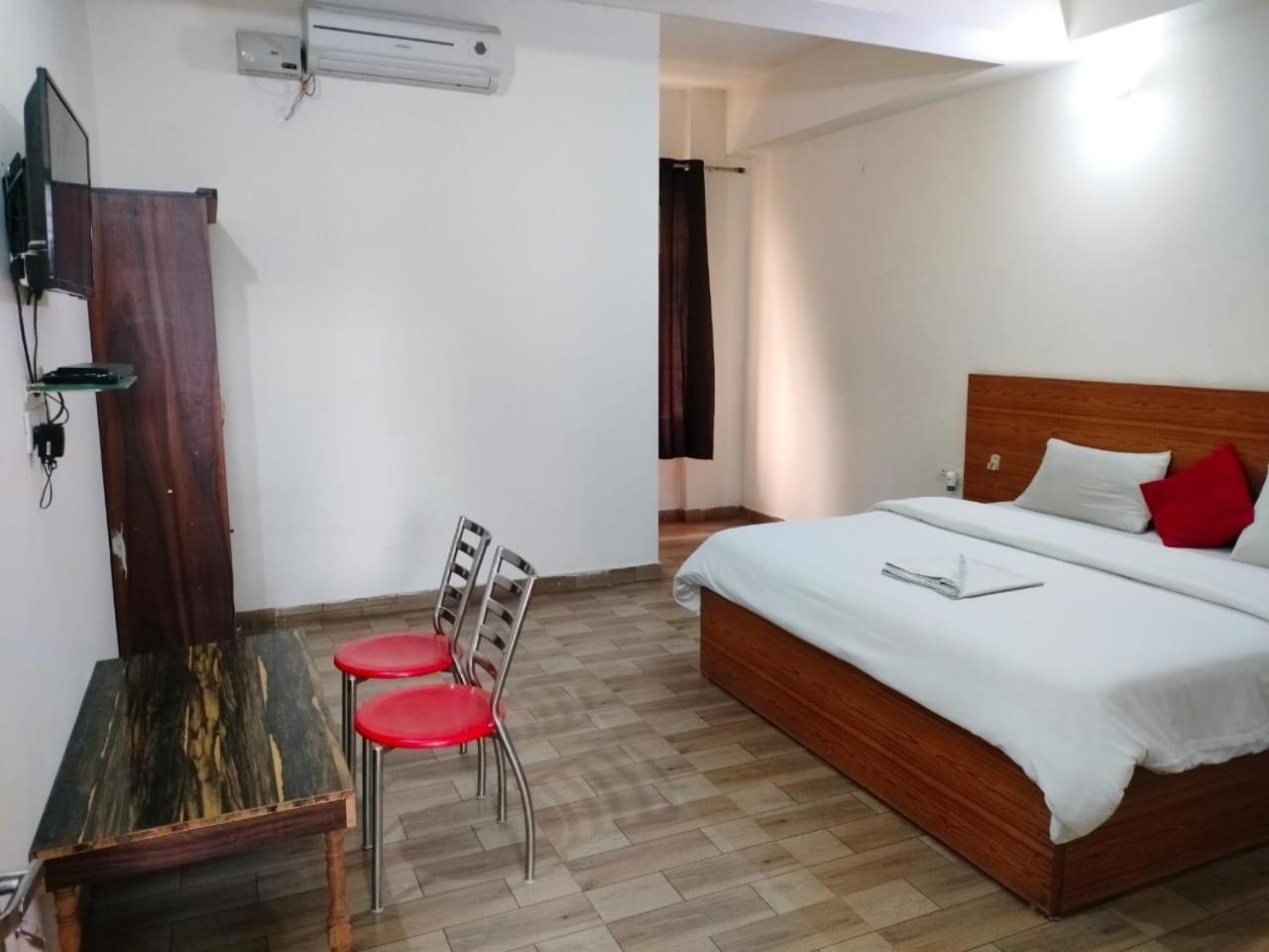 The Rejoice Hotel & Guesthouse Greater Noida Extérieur photo