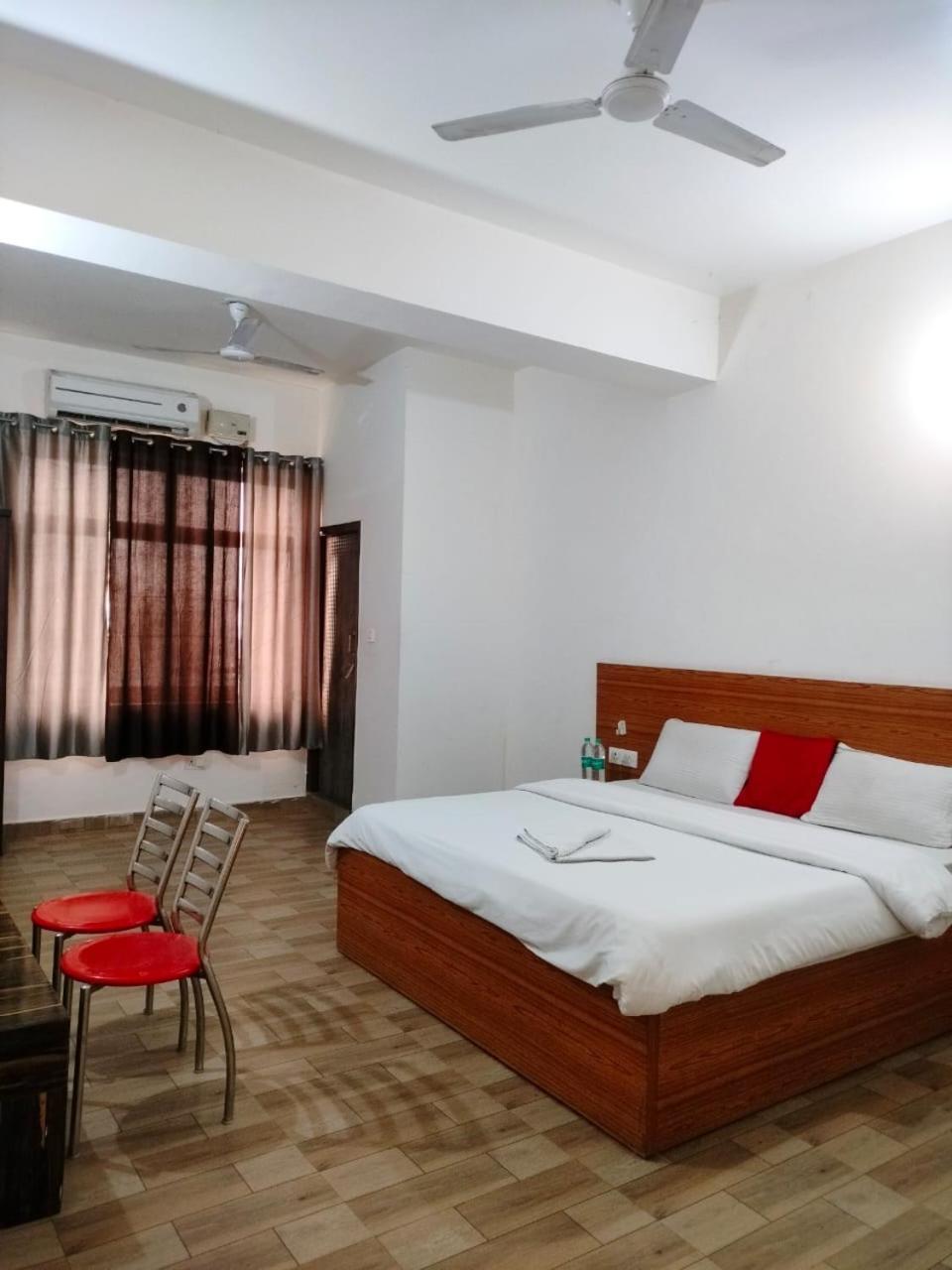 The Rejoice Hotel & Guesthouse Greater Noida Extérieur photo